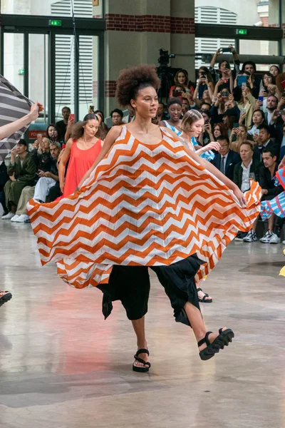 Look 75